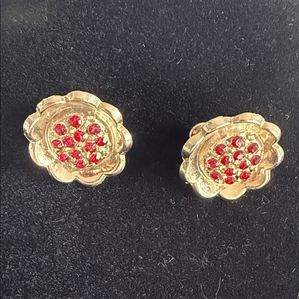 Vintage Gold Toned and Red Floral Jewelry Set - Picture 7 of 11